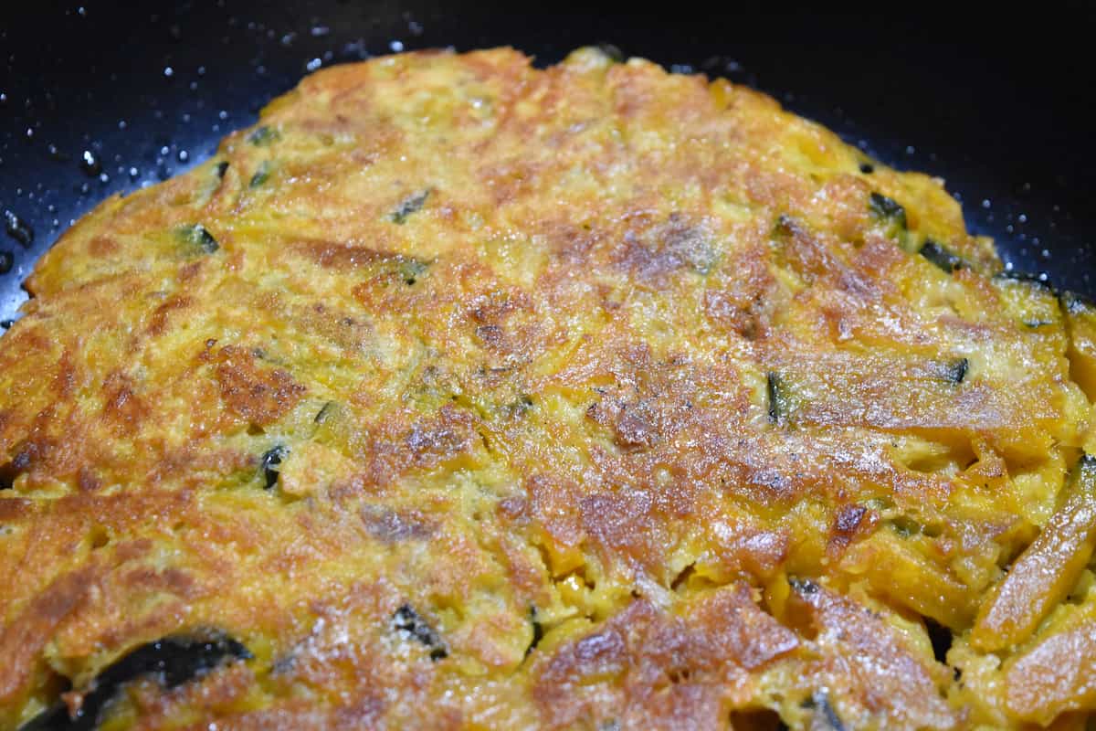 生地を焼く(かぼちゃチヂミ)