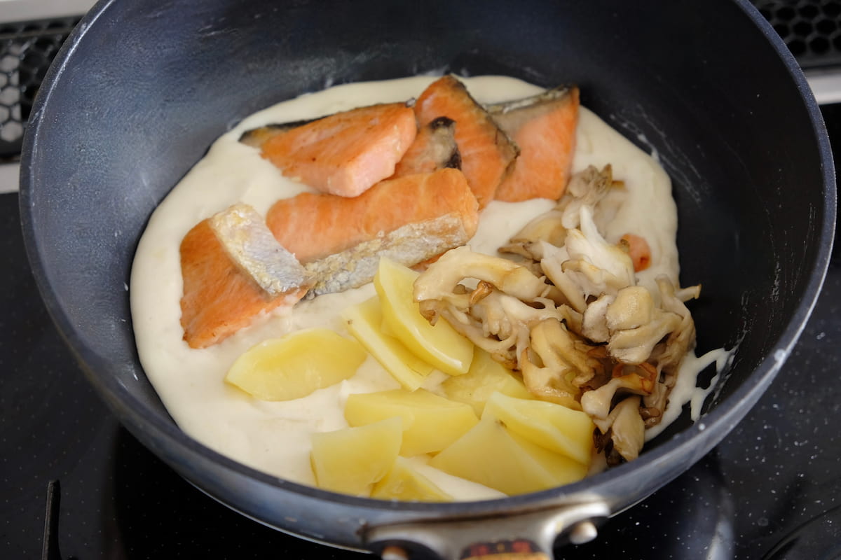 秋鮭ときのこのクリーム煮 工程5