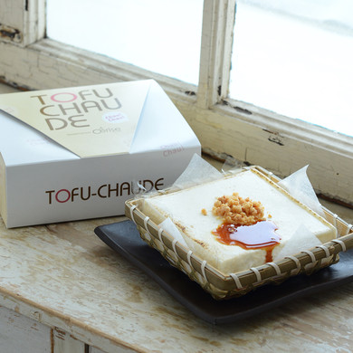 とろふわトーフチャウデ(キャラメルと生姜クランチ付き)(レアチーズケーキ) /スイーツファクトリー・スリーズ