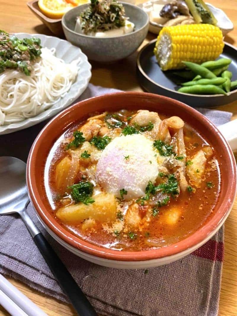 具材がごろっと！「鶏肉×じゃがいも」のボリュームスープ