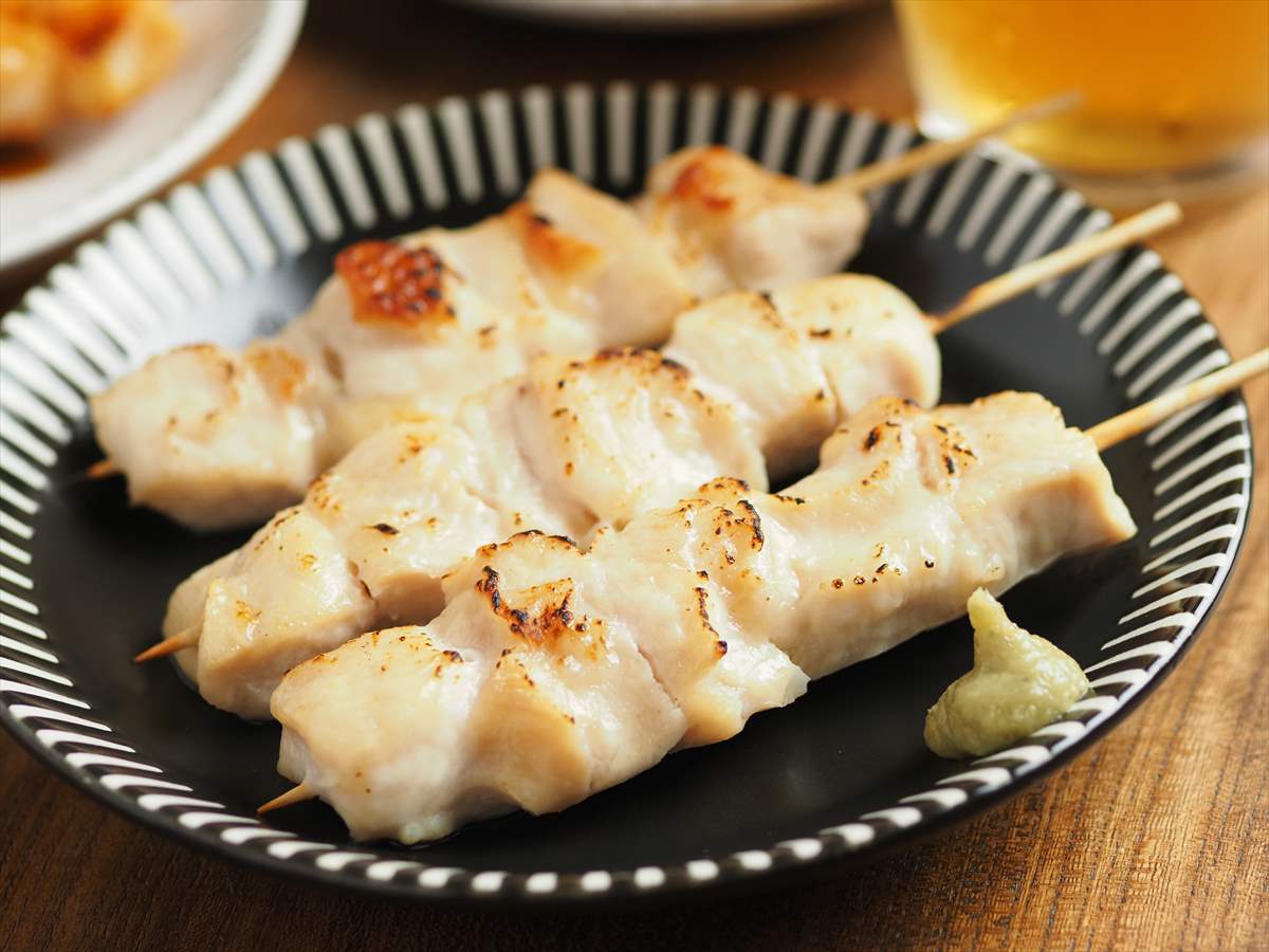 鶏むね肉の旨塩焼き鳥、タレ焼き