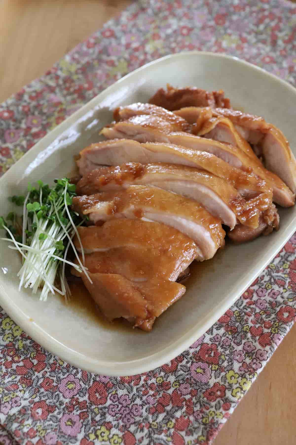 年末の作り置きにおすすめしたい!手間なし「鶏チャーシュー」