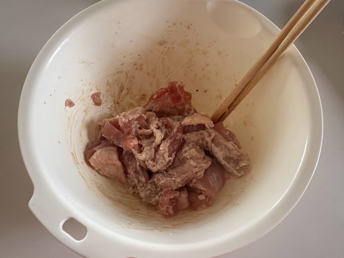 から揚げは薄力粉で作る？それとも片栗粉？3種類の衣づけで違いを徹底比較！