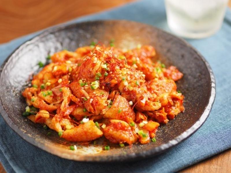 ご飯もお酒もすすんじゃう！「鶏皮×キムチ」の簡単レシピ