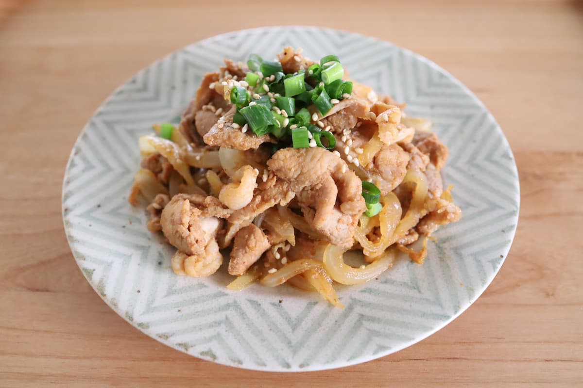 豚肉と玉ねぎのピリ辛炒め