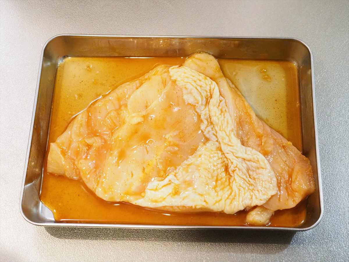 油で揚げずにグルで焼くだけ、鶏むね肉で台湾グルメ、ダージーパイ風