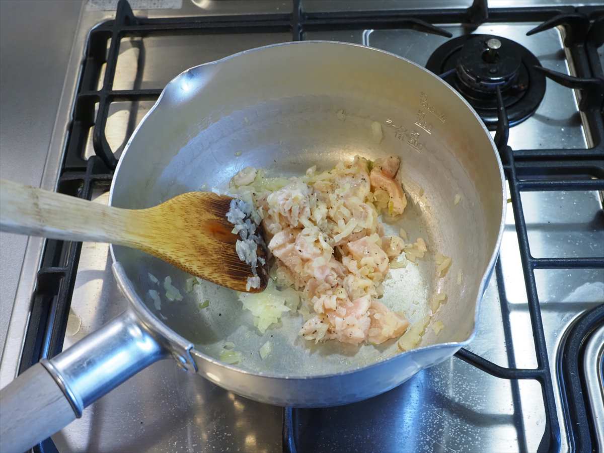 鶏むね肉とブロッコリーのチーズリゾット