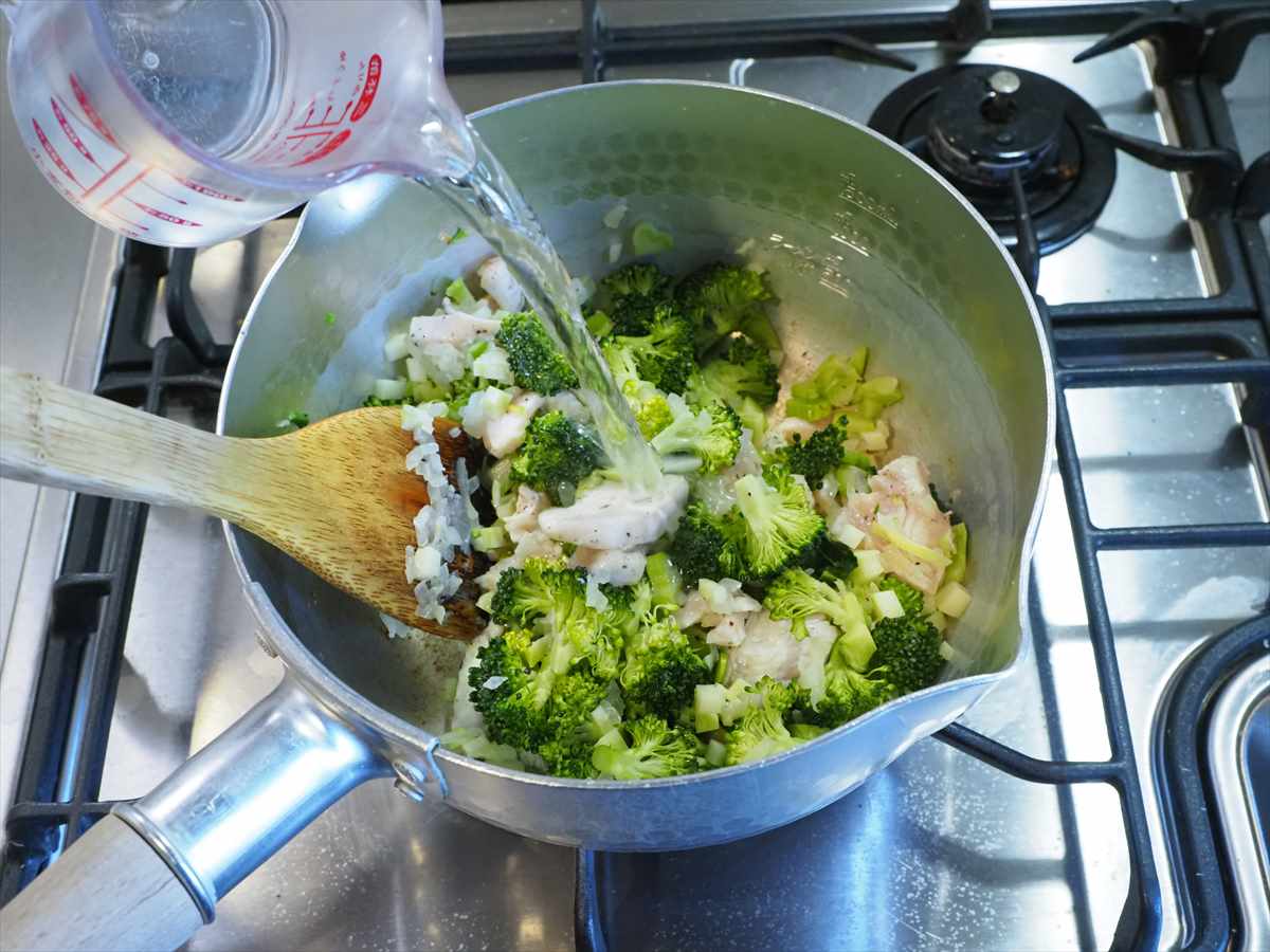 鶏むね肉とブロッコリーのチーズリゾット