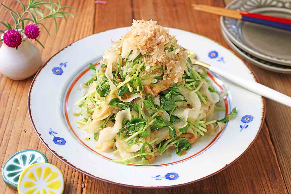 大量消費にも◎!無限に食べられる「ひらひら大根と豆苗のツナサラダ」