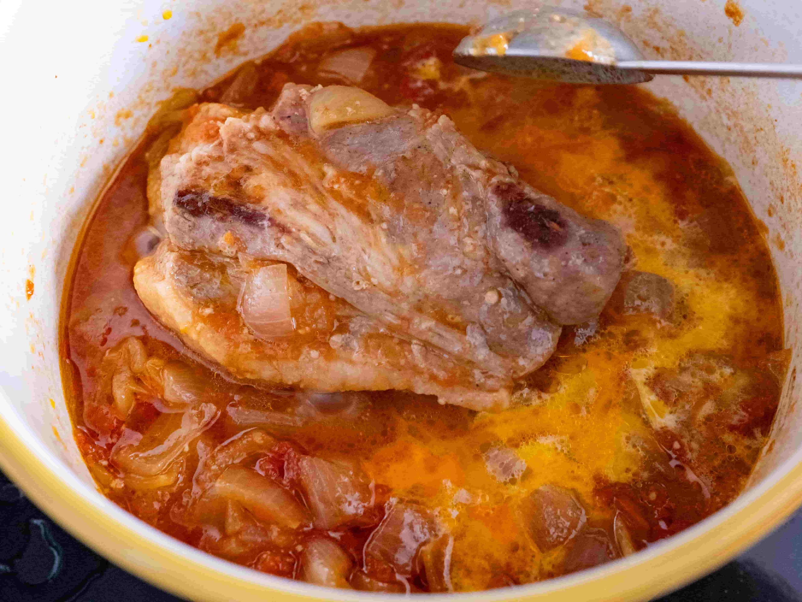 豚肩ロースのトマト煮込み作り方