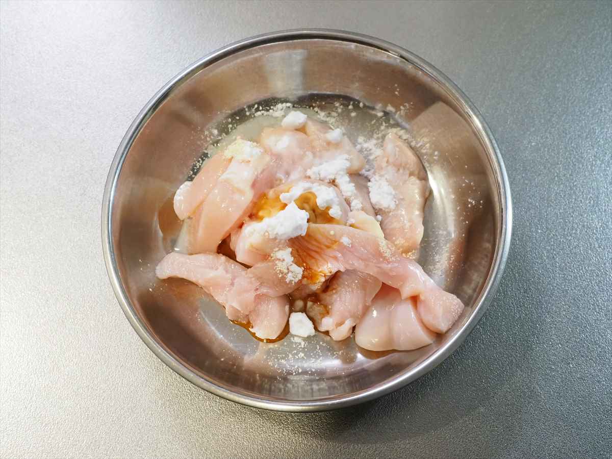 鶏むね肉で鶏ごぼうキムチ鍋