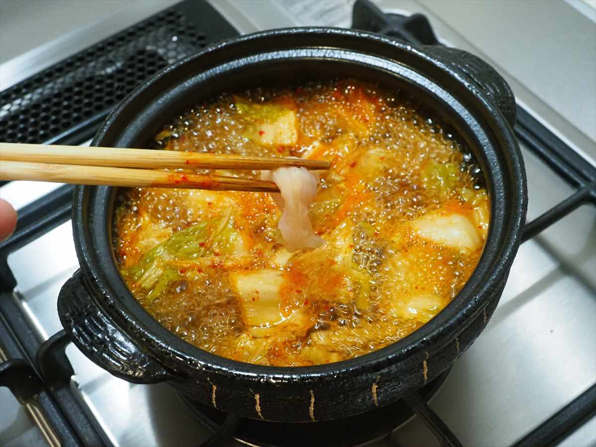鶏むね肉で鶏ごぼうキムチ鍋