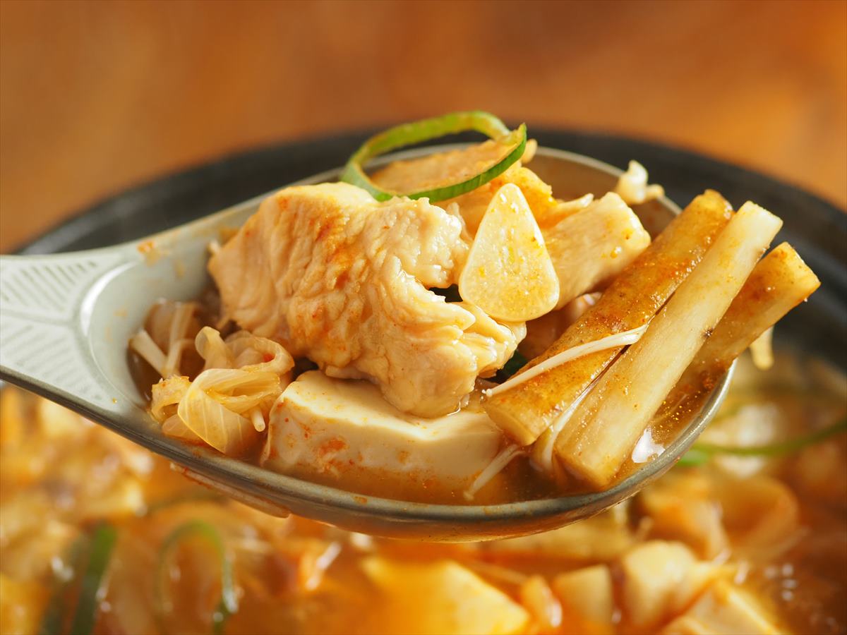 鶏むね肉で鶏ごぼうキムチ鍋