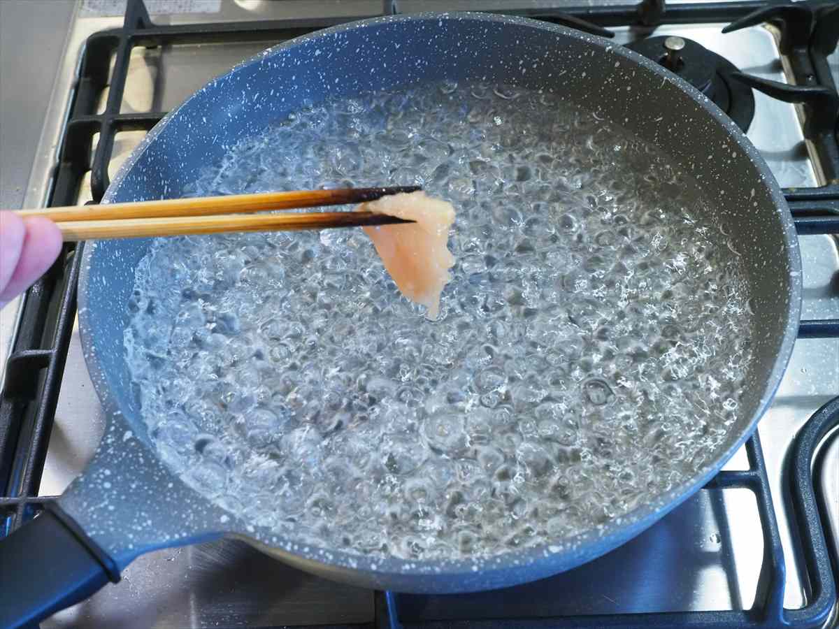 鶏むね肉の水晶鶏入り釜揚げ蕎麦