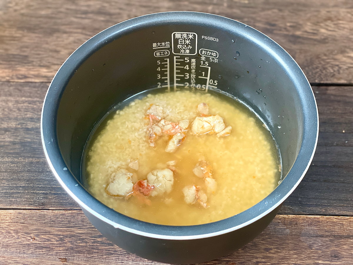 炊飯前の炊き込みご飯