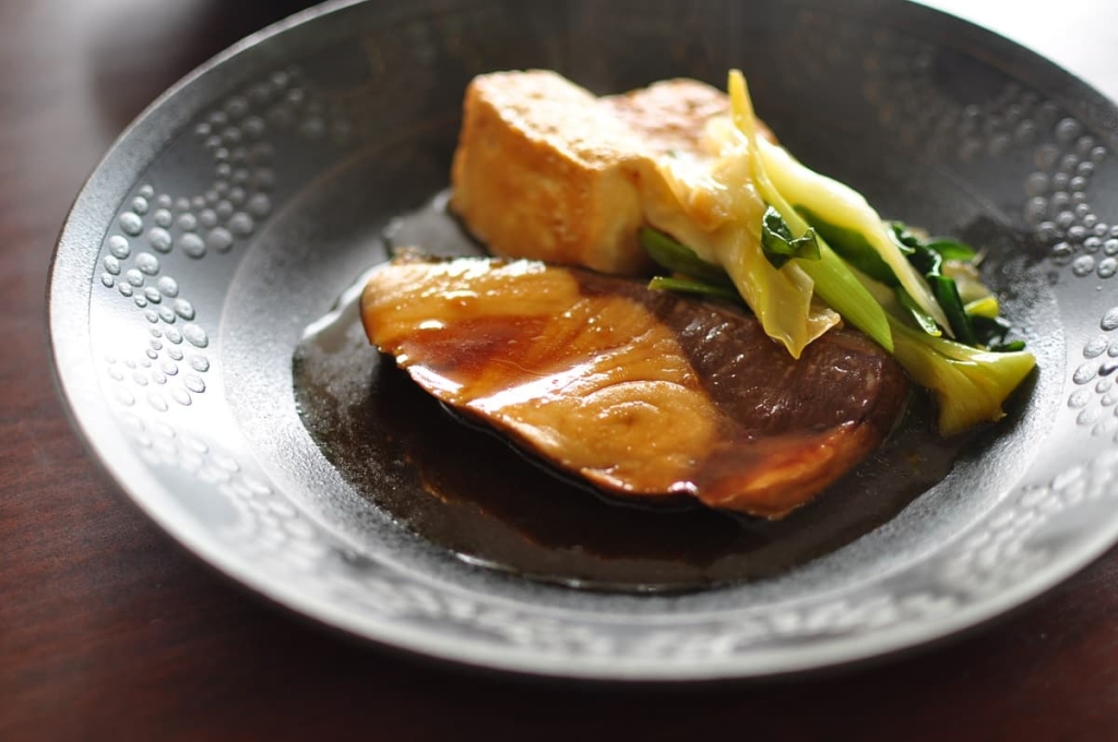 鰤と焼き豆腐の煮つけ