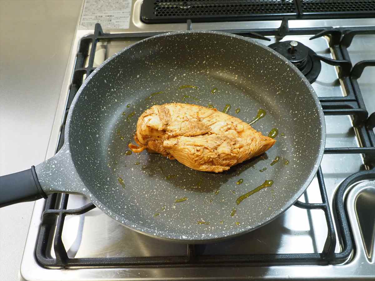 鶏むね肉のウスターソース焼き