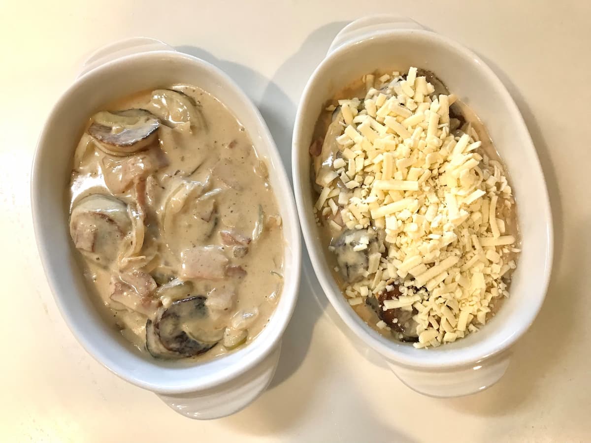 チーズをかける