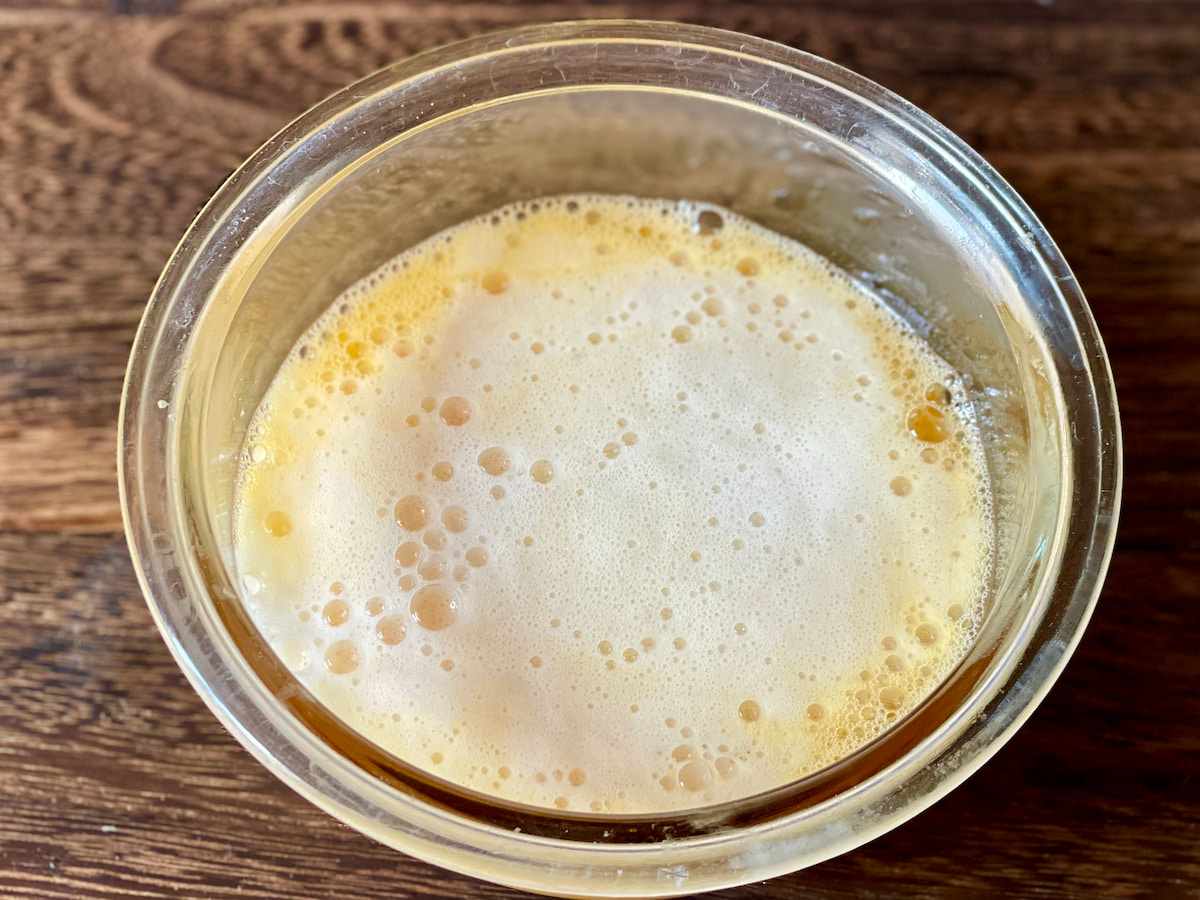炭酸水を入れた卵
