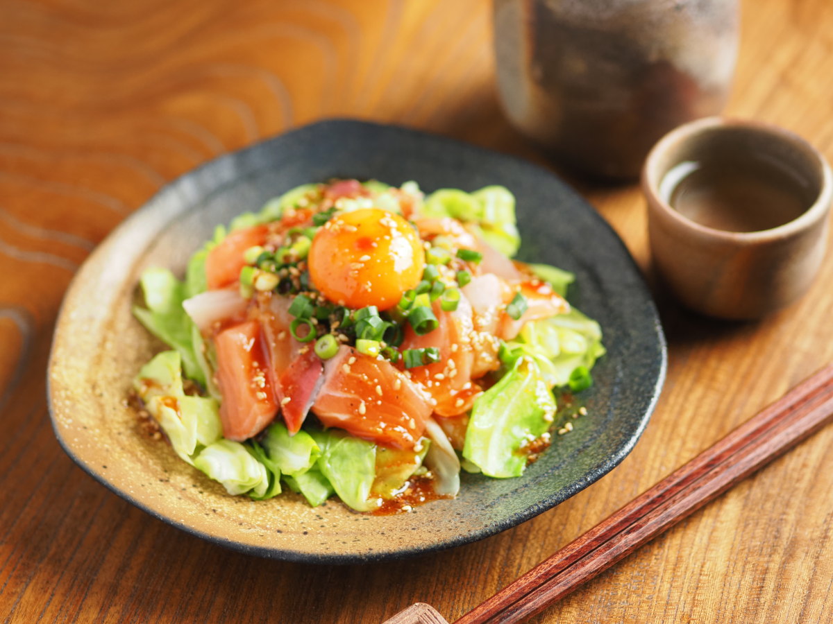 筋肉料理人さんの刺身と蒸しキャベツのユッケ風のレシピ