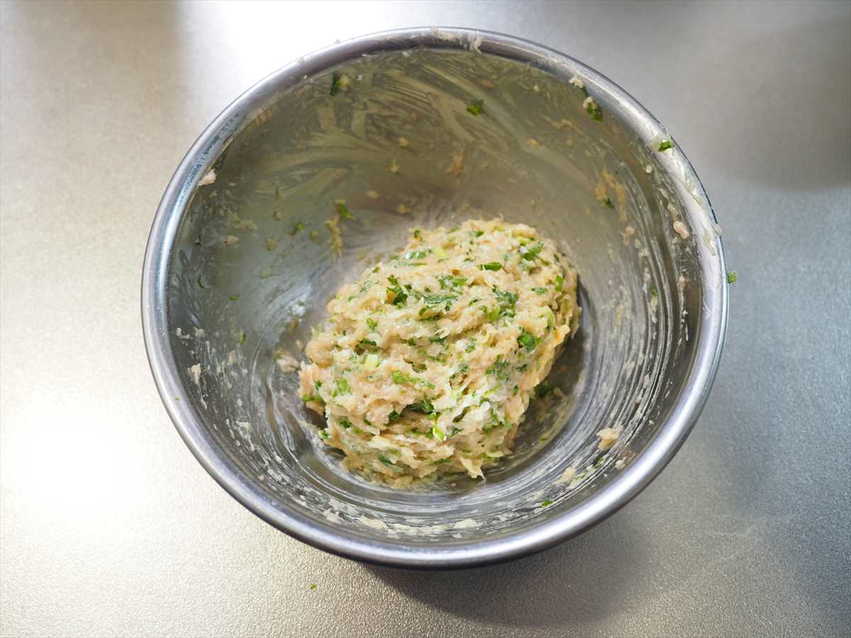 つるりと美味しい鶏ワンタン鍋