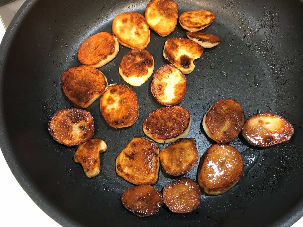 じゃがいもを焼く