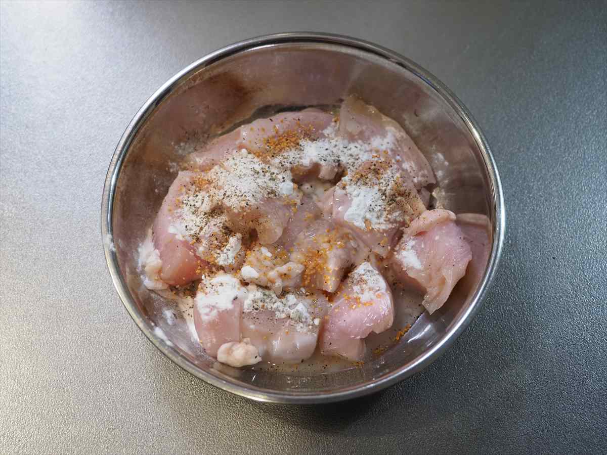 鶏むね肉とブロッコリーのカレーグラタン