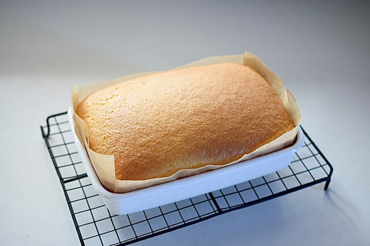スポンジケーキ