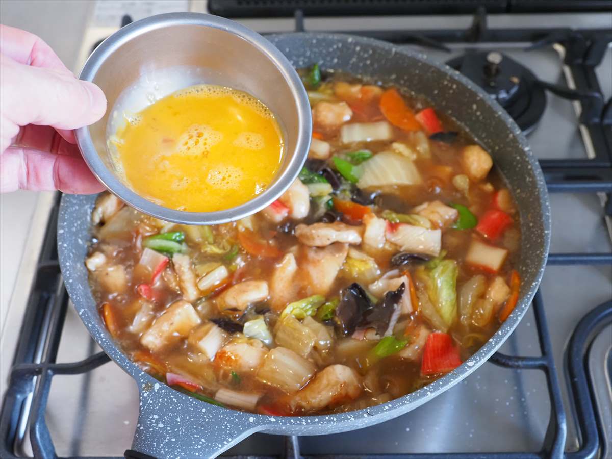 たっぷり鶏むね肉の中華丼