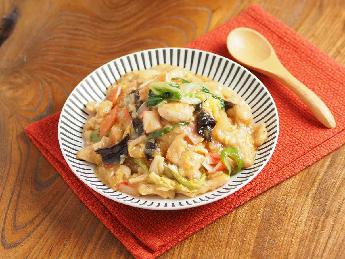 たっぷり鶏むね肉の中華丼