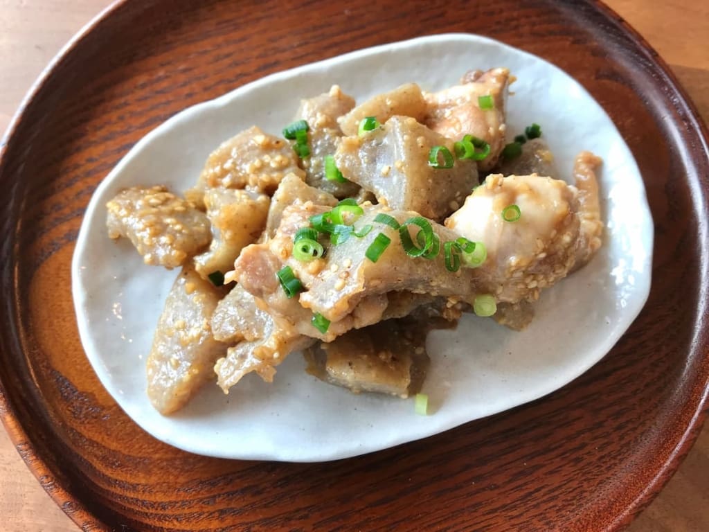 完成写真3 まいのおやつ 鶏とこんにゃくのごまみそ