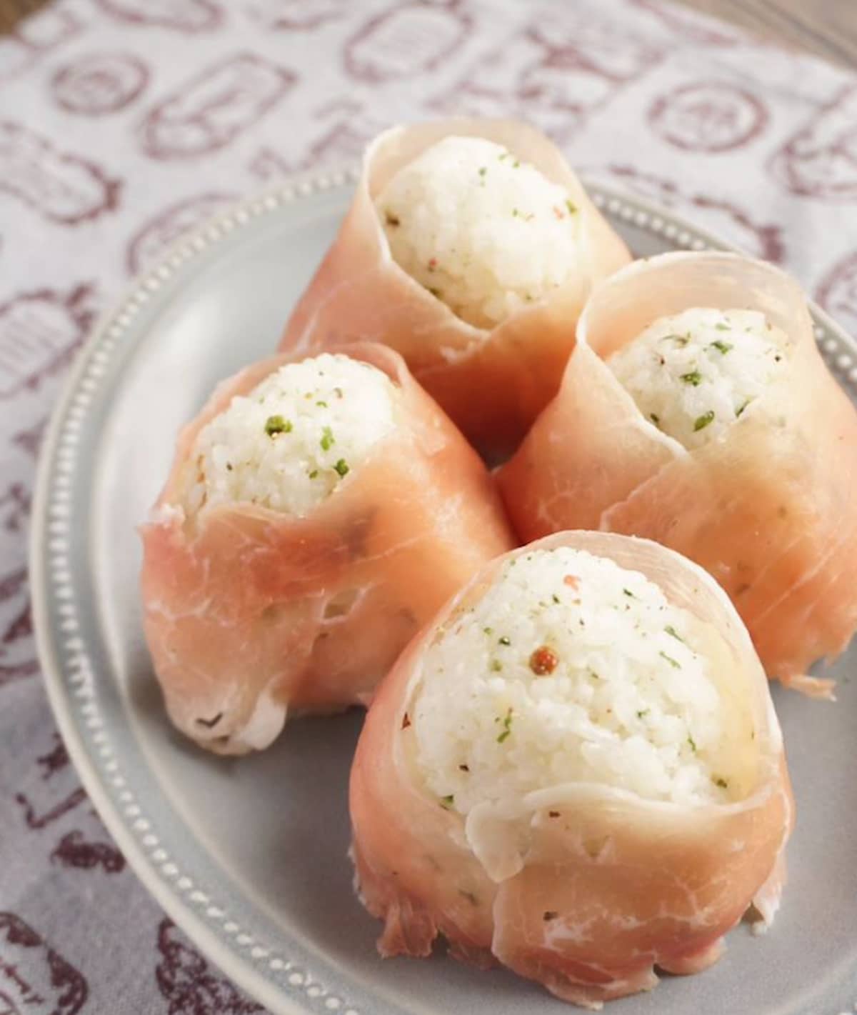 パリでは今おにぎりが大ブーム!話題の「#パリおにぎり」を作ってみよう♪