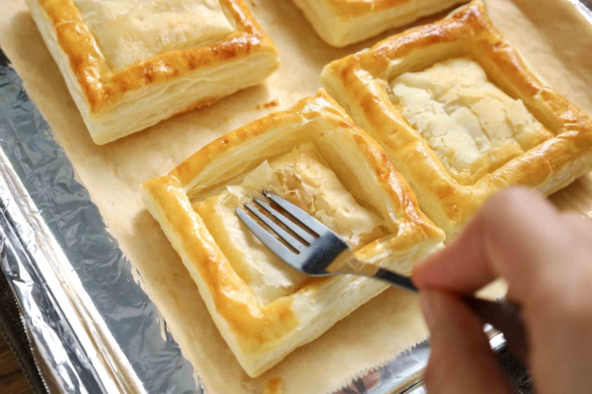 トースターでも焼けちゃう「いちごのカスタードパイ」 