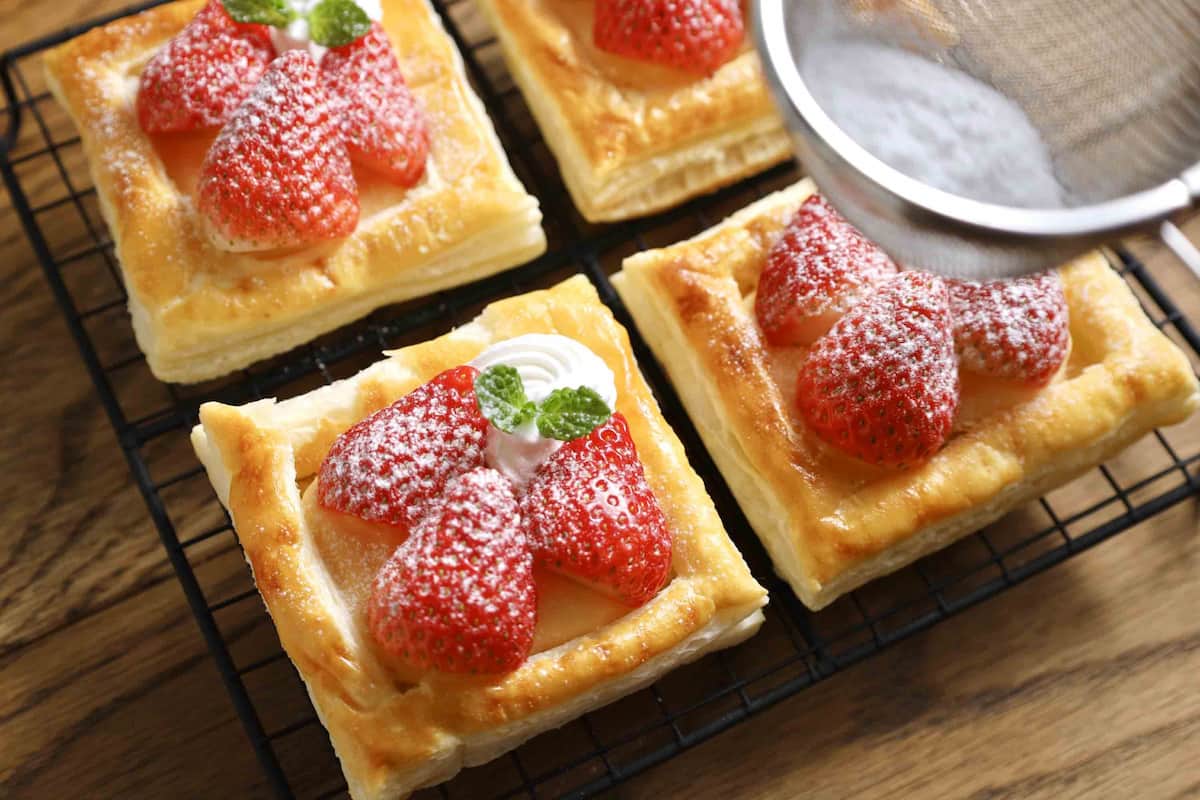 トースターでも焼けちゃう「いちごのカスタードパイ」 