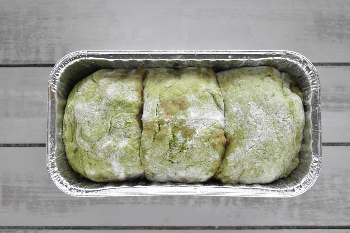 型に並べる(抹茶あん食パン)