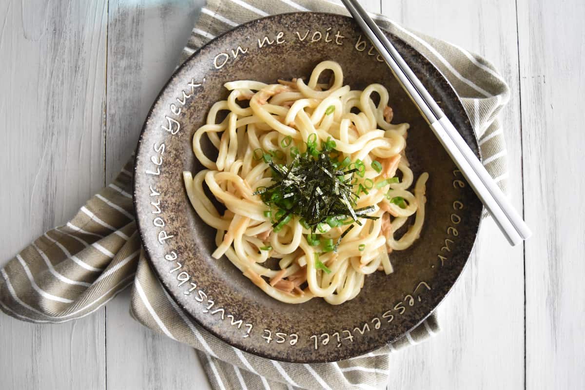 出来上がり(ポリ袋でなめ茸バターうどん)