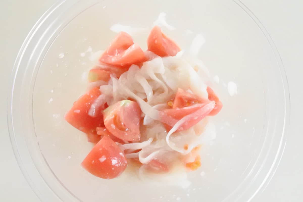 トマトと玉ねぎの塩麹和え