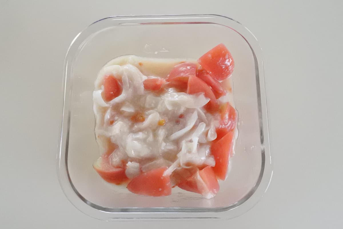トマトと玉ねぎの塩麹和え