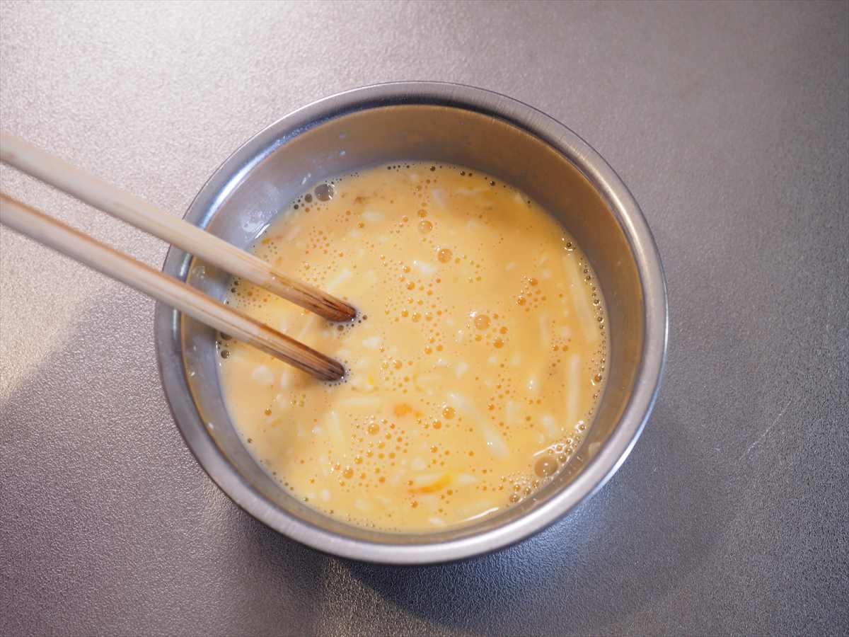 鶏むね肉でがっつり！チキンチーズカルボナーラ