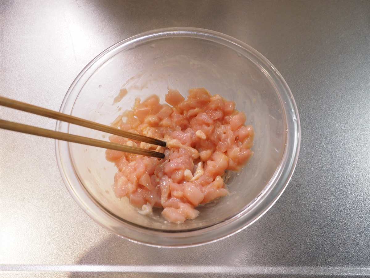 鶏むね肉と新たけのこのサイコロそぼろ
