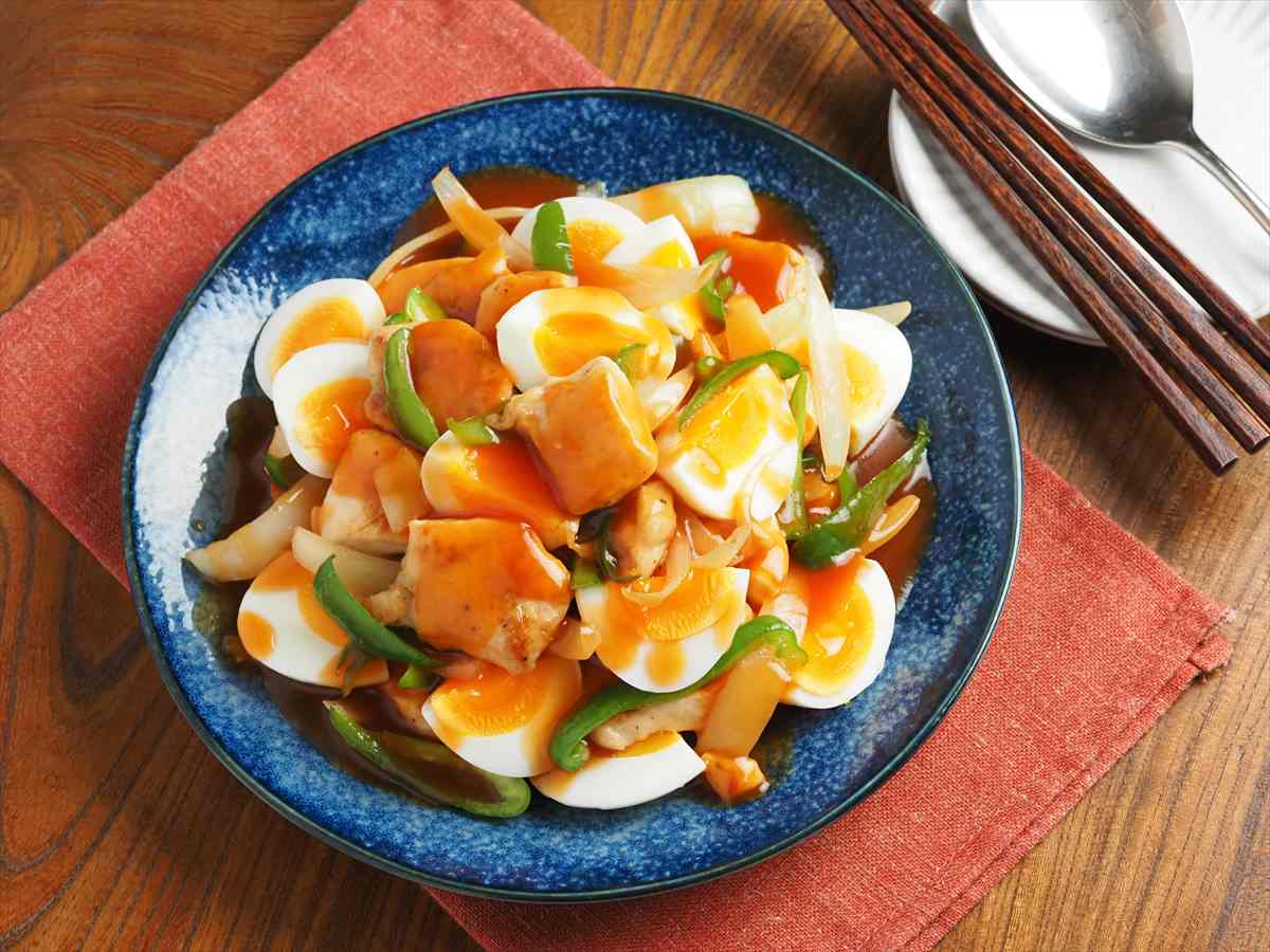 鶏むね肉と半熟たまごのケチャップあんかけ
