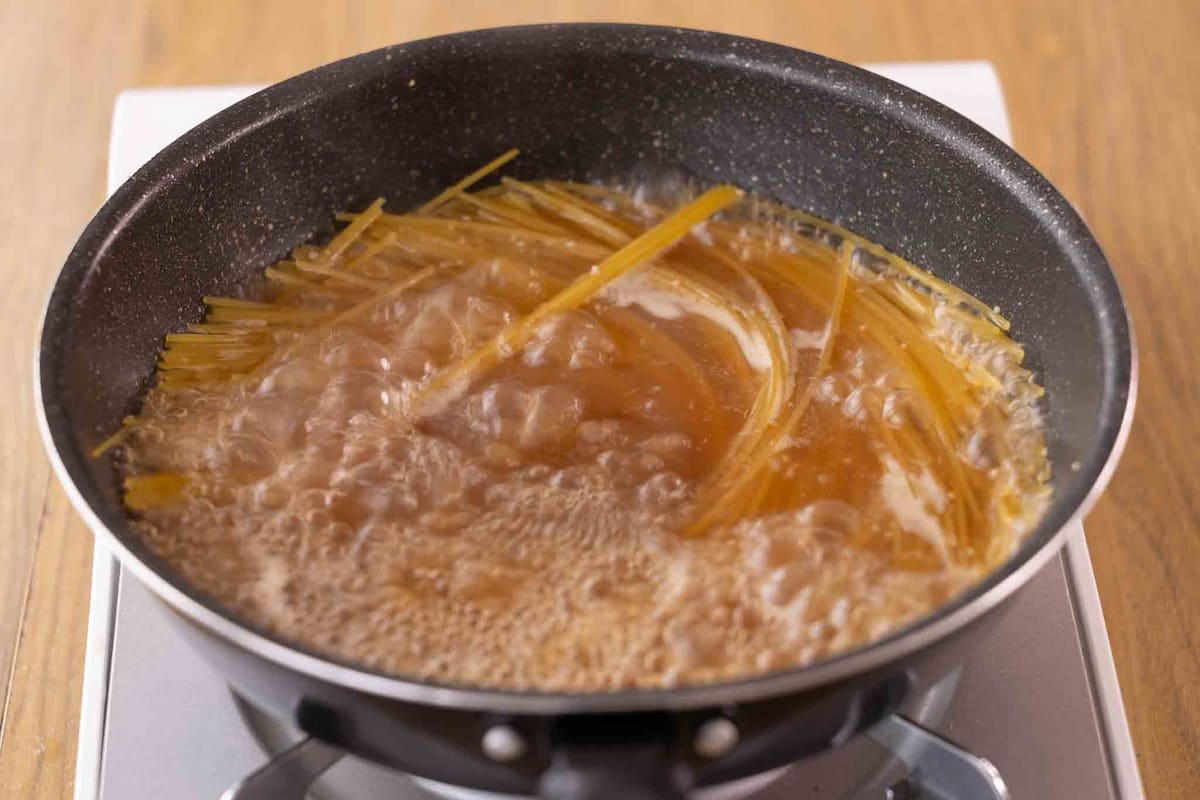 たことアスパラのガーリックパスタ_作り方
