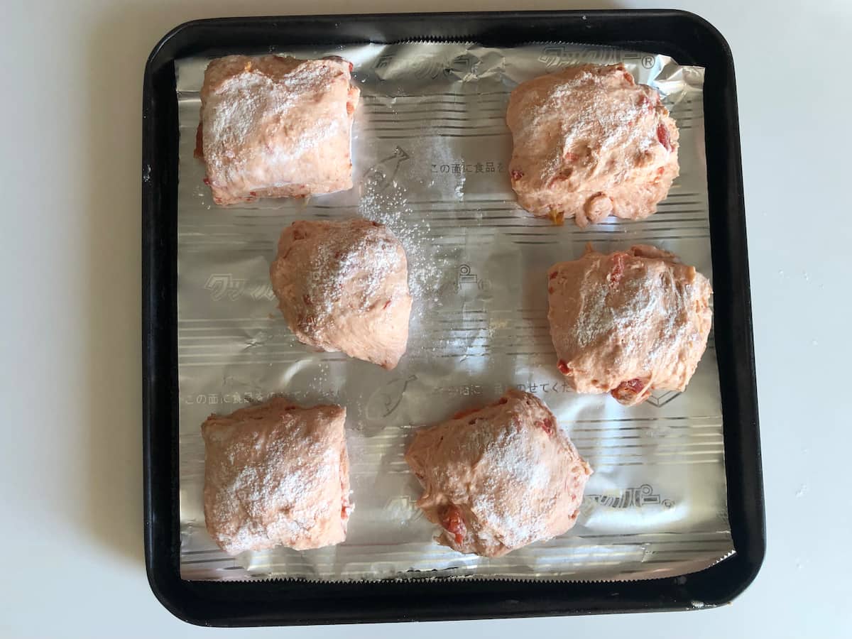 成形　パン作り　トマトパン　