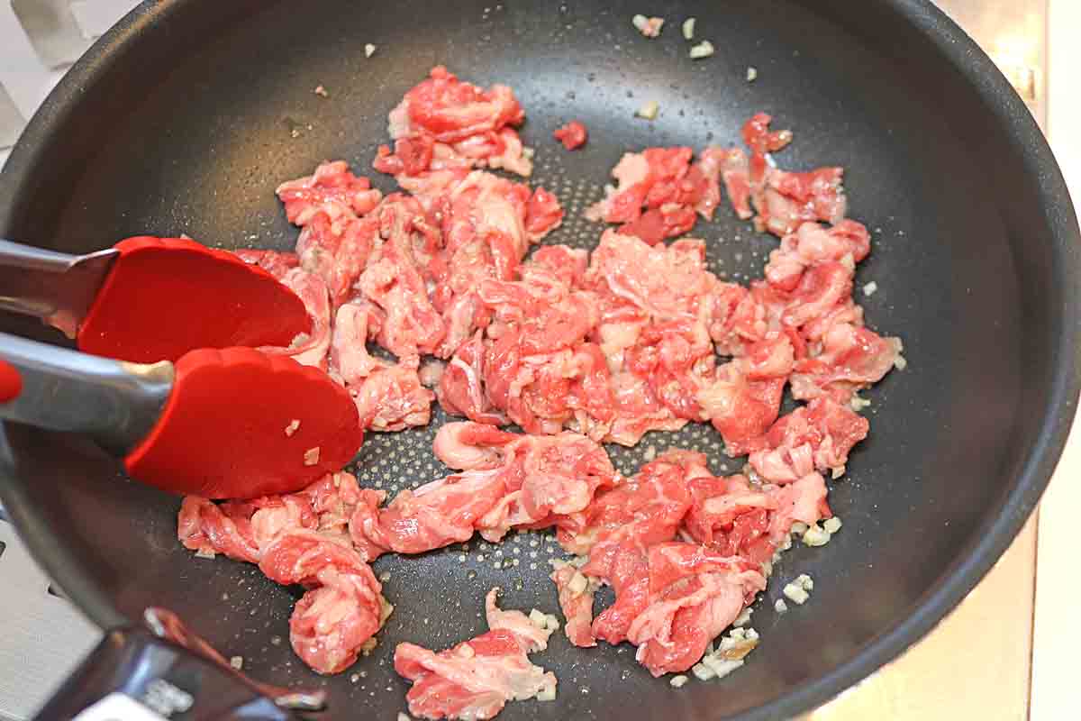 牛肉セロリ炒め３