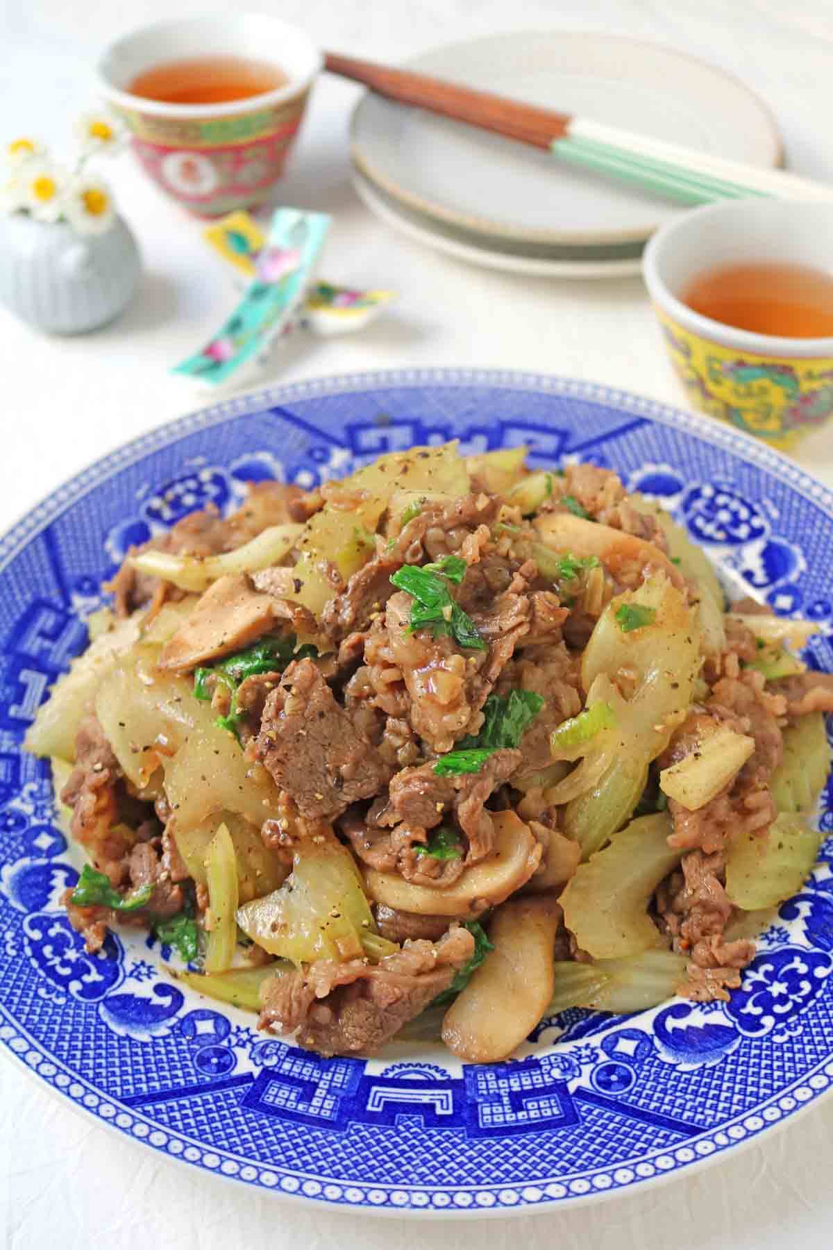 牛肉セロリ炒め１