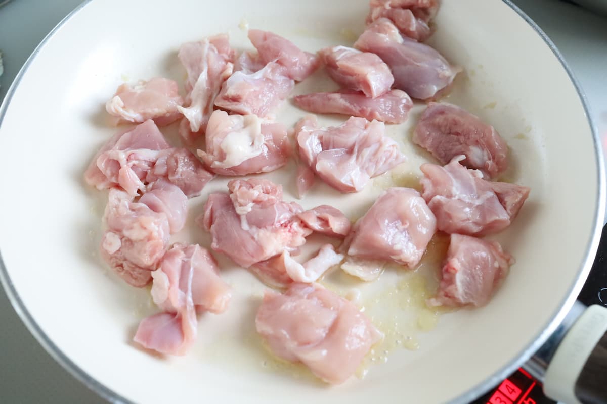 「鶏肉と玉ねぎのオイスター照り焼き」レシピ