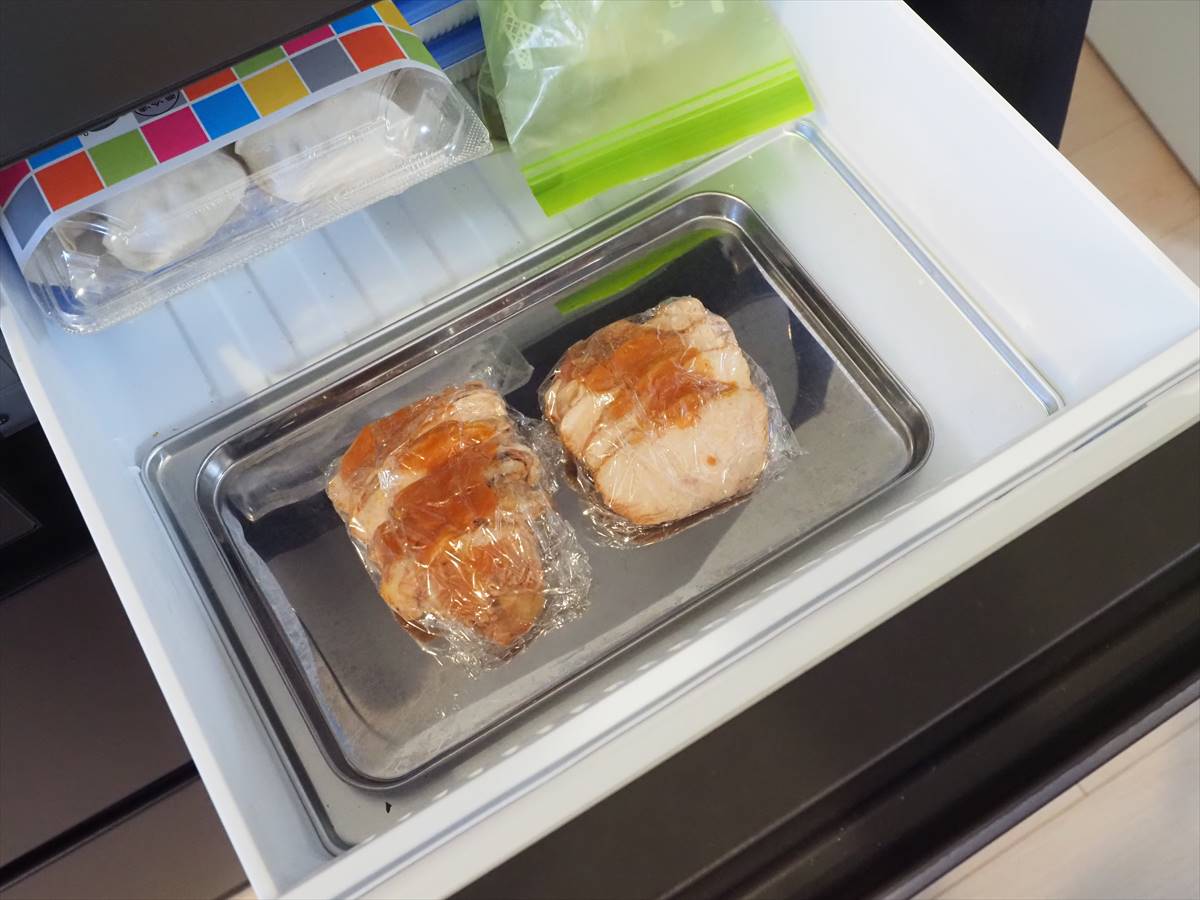 チリソースでぴりっと美味しい自家製サラダチキン