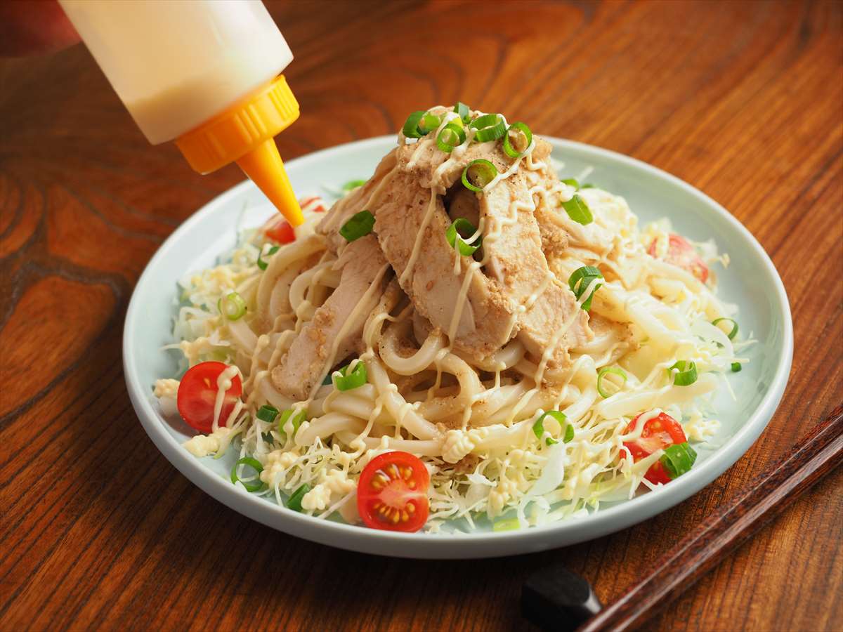 鶏むね肉レンジ蒸しのさっぱりごまタレうどん