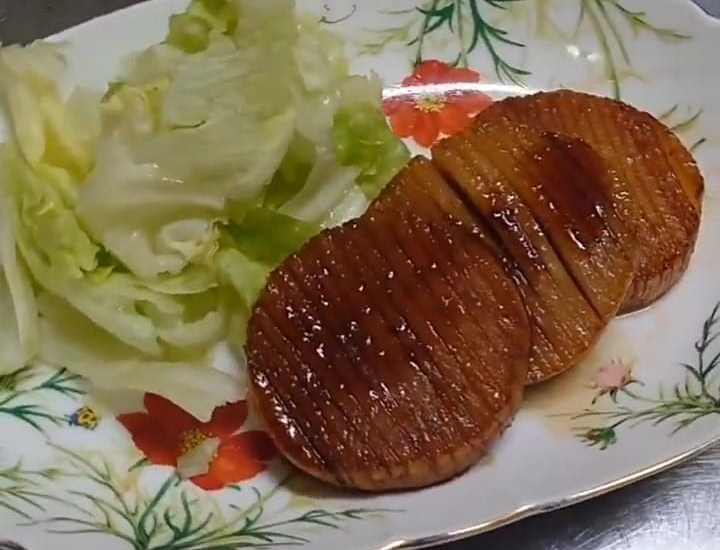 伸びーる大根ステーキ