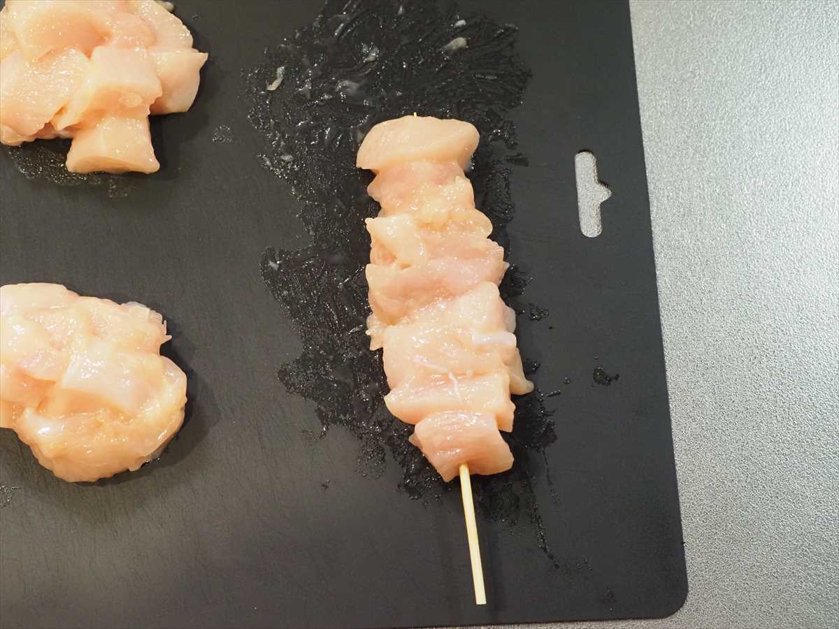 鶏むね肉の味噌チーズ焼き鳥